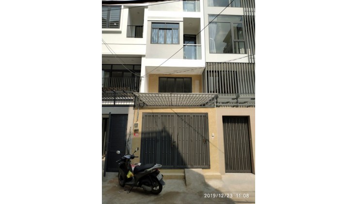 Chỉ còn 1 phòng cho nữ thuê tại quận Bình Thạnh, 25m2 mới đẹp, ban công, cửa sổ, hẻm 7m. Giá rẻ nhất